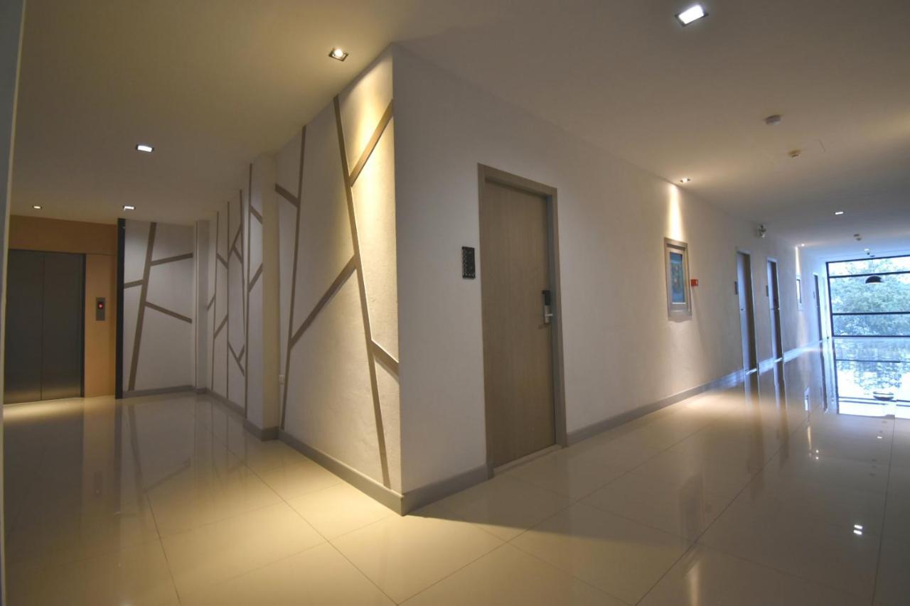 B Boutique Residence Surat Thani Exterior photo